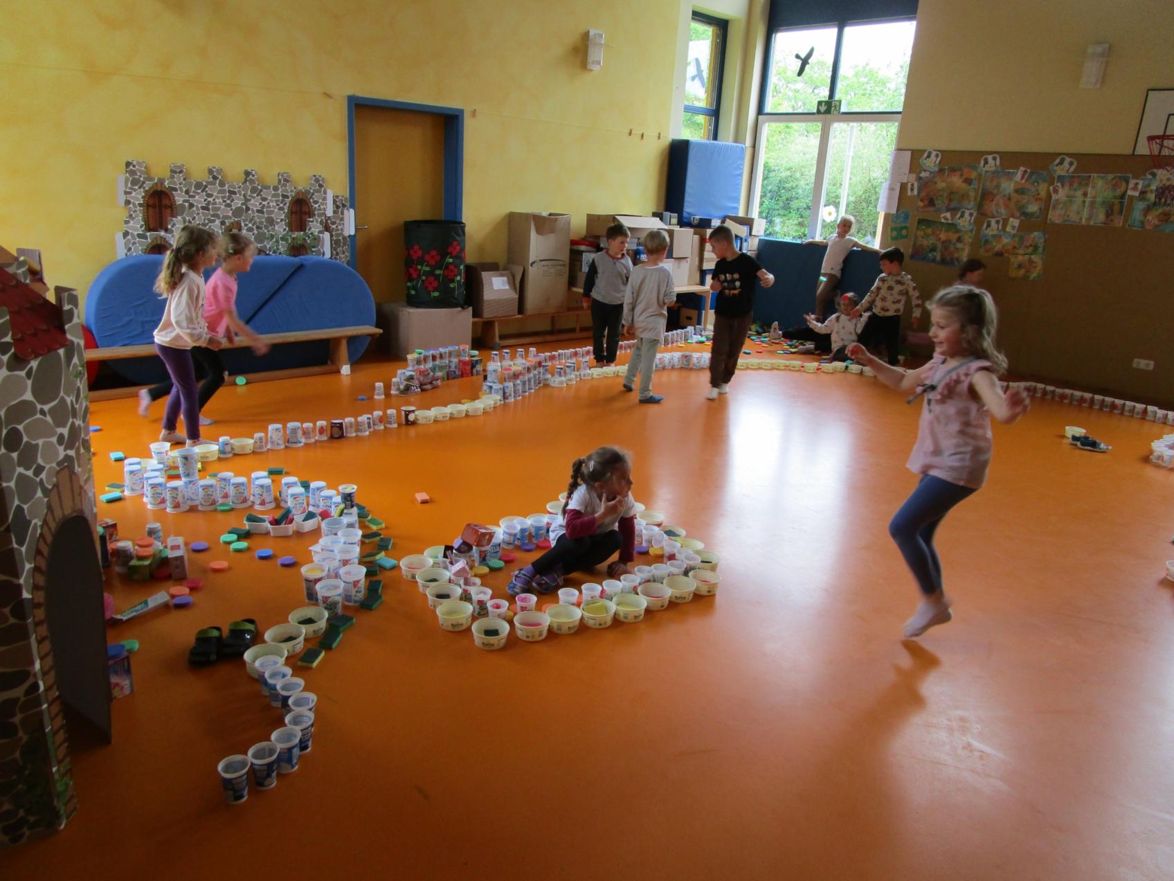 Kozentration & Ausdauer mit Alltagsmaterial (c) Kindergarten